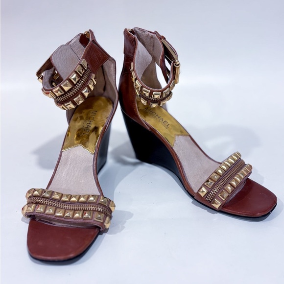 MICHAEL KORS Brown leather sandals with gold studs - Picture 1 of 9